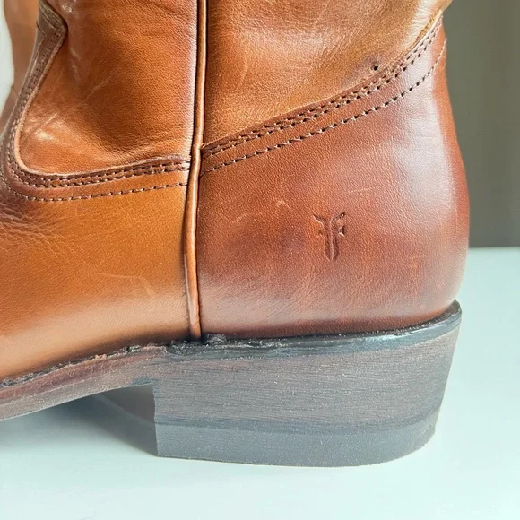 Frye..Women's Billy Short Leather Booties 3470435 COG.. Color:Brown/Cognac.